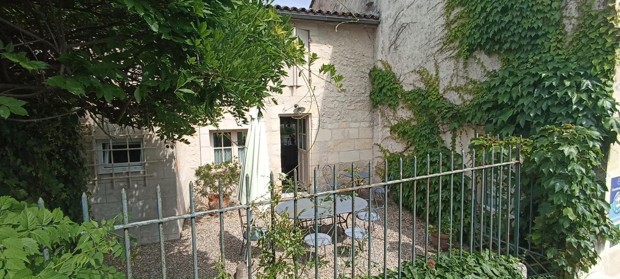 Saint-Michel-de-Fronsac Chambre D'Hotes Spacieuse, Salle De Bain Privative المظهر الخارجي الصورة