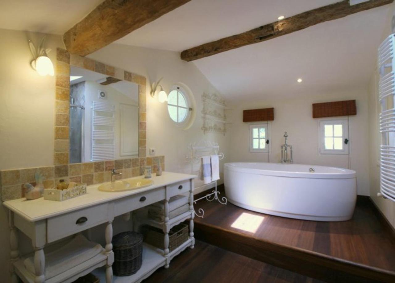 Saint-Michel-de-Fronsac Chambre D'Hotes Spacieuse, Salle De Bain Privative المظهر الخارجي الصورة