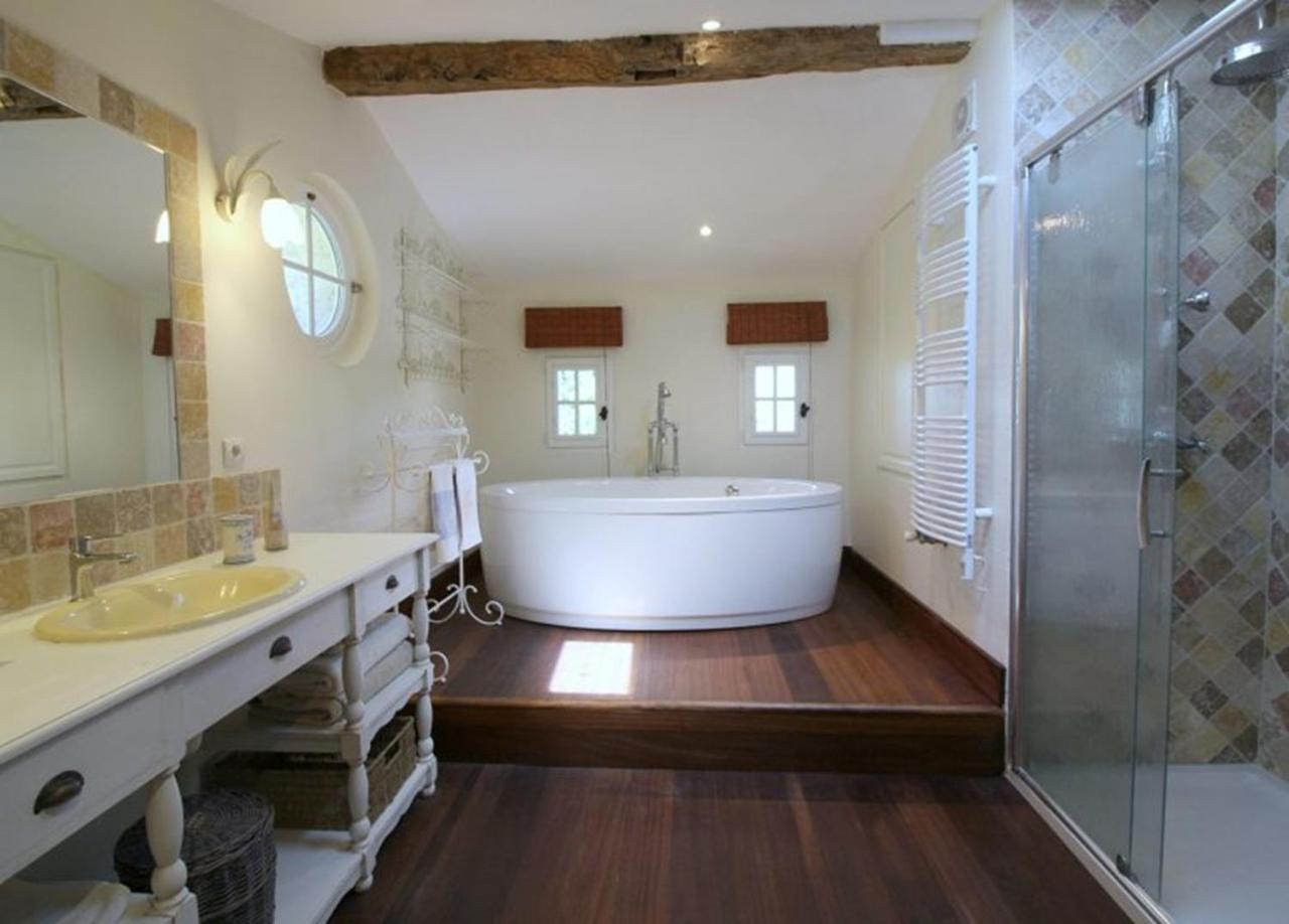 Saint-Michel-de-Fronsac Chambre D'Hotes Spacieuse, Salle De Bain Privative المظهر الخارجي الصورة